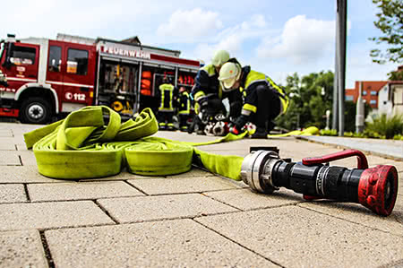 versicherungscheck24.de – Feuerwehr bereitet Einsatz vor