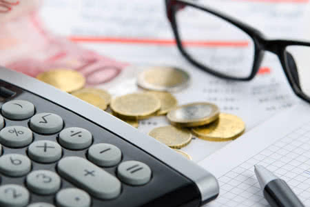 Berufshaftpflichtversicherung Psychotherapeuten - Geldscheine