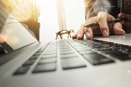 Berufsunfähigkeitsversicherung für Ingenieure - Angebote Vergleich am PC