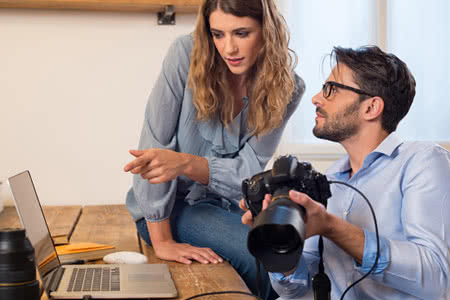 Betriebshaftpflicht Fotograf - Fotograf bei der Arbeit