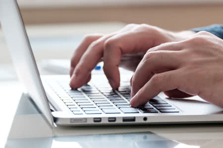 Betriebshaftpflicht für Hausmeisterservice - Laptop recherche