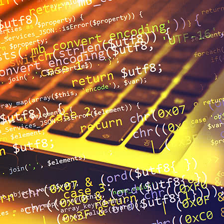 Cyber Risk Versicherung - Tastatur mit Codes
