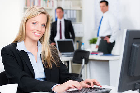 Frachtführerhaftpflichtversicherung - Eine Beraterin