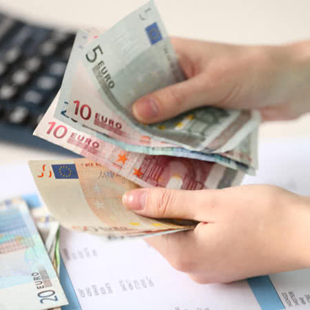 Ladenversicherung Kosten - Geldscheine
