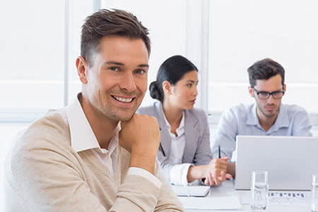 Manager Rechtsschutzversicherung - Zufriedener Teamleiter
