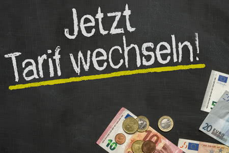 Im nächsten Jahr wird einiges teurer – auch die Berufsunfähigkeitsversicherung? - Geldscheine