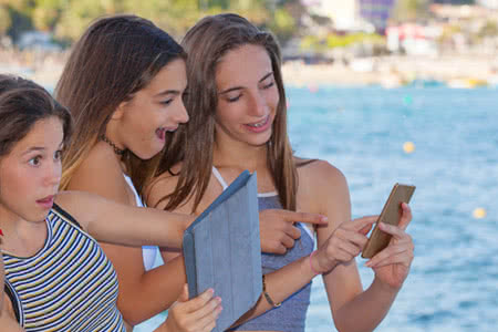 Die Unfallversicherung für Pokémon-Go - Kinder beim spielen