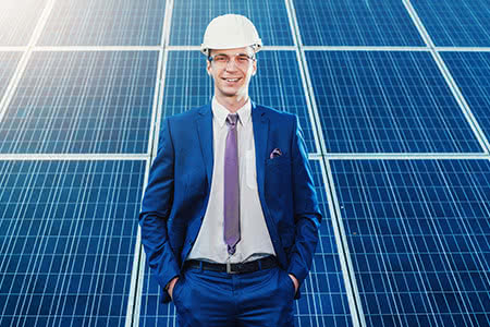 Photovoltaik Versicherung - Geschäftsmann
