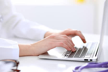 Praxisversicherung Vergleichsrechner - Recherche im Internet