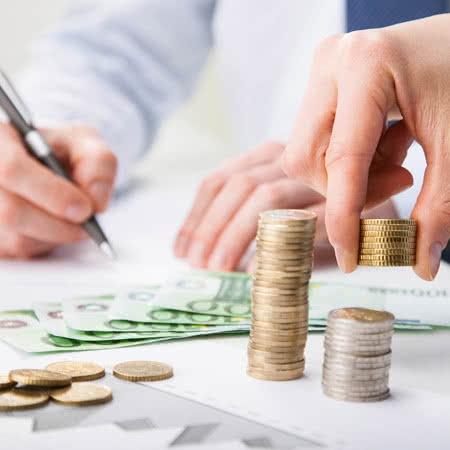 Rechtsschutzversicherung Kosten - Geld wird nachgerechnet