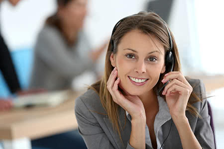 Reitlehrerversicherung - Freundliche Beraterin